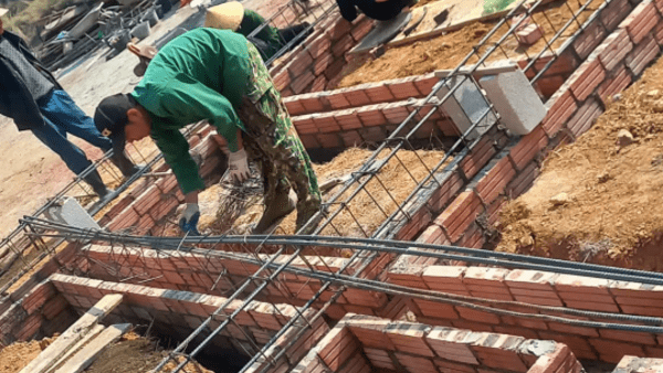 Kiểm tra, đôn đốc tiến độ triển khai xóa nhà tạm nhà dột nát trên địa bàn xã