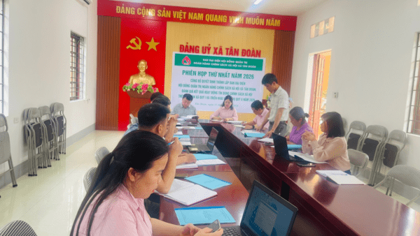 Hội nghị công bố Quyết định thành lập Ban đại diện HĐQT NHCSXH xã Tân Đoàn