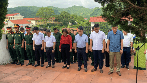 XÃ TÂN ĐOÀN TỔ CHỨC LỄ DÂNG HƯƠNG, DÂNG HOA  TƯỞNG NIỆM CÁC ANH HÙNG LIỆT SĨ