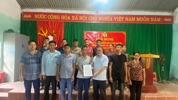 HỘI NGHỊ RA MẮT CHI HỘI NÔNG DÂN NGHỀ NGHIỆP “TRỒNG VÀ CHĂM SÓC VƯỜN ĐÀO” THÔN TÂN TIẾN