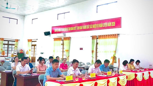 XÃ TÂN ĐOÀN TỔ CHỨC HỘI NGHỊ CÔNG BỐ CÁC QUYẾT ĐỊNH LIÊN QUAN ĐẾN SẮP XẾP TỔ CHỨC ĐẢNG TRONG CƠ SỞ GIÁO DỤC CÔNG LẬP VÀ CÔNG TÁC CÁN BỘ