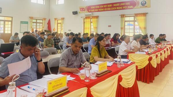 ĐẢNG ỦY XÃ TÂN ĐOÀN TỔ CHỨC HỘI NGHỊ SƠ KẾT CÔNG TÁC 6 THÁNG ĐẦU NĂM 2026 VÀ CÔNG BỐ NHÂN SỰ SAU SÁP NHẬP THÔN